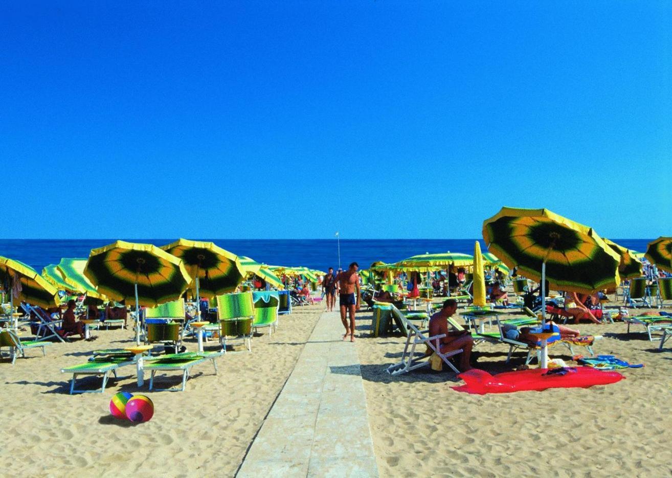 Aparthotel Carinzia ลินญาโน ซับเบียโดโร ภายนอก รูปภาพ