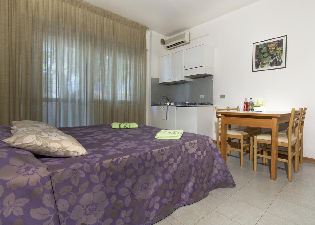 Aparthotel Carinzia ลินญาโน ซับเบียโดโร ภายนอก รูปภาพ