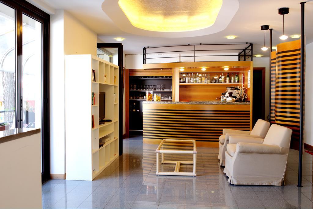 Aparthotel Carinzia ลินญาโน ซับเบียโดโร ภายนอก รูปภาพ